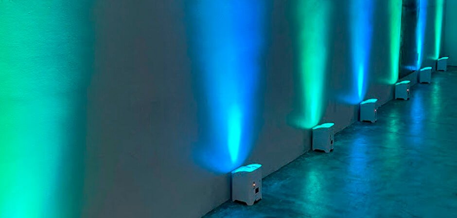 Battery-powered LED projector